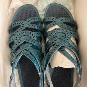 BareTraps Sandals Navy sz 8 1/2